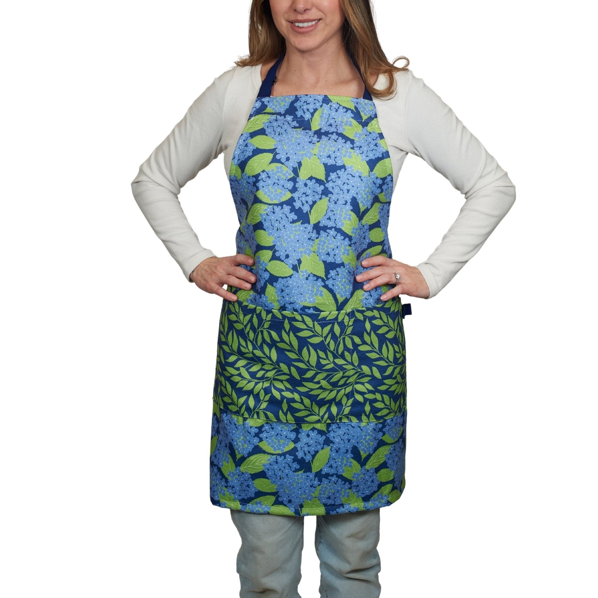 files/attach-and-go-apron-kate-nelligan-hydrangea-garden-2081169.jpg